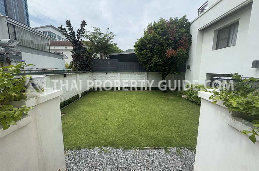 Apartment in Phaholyothin 